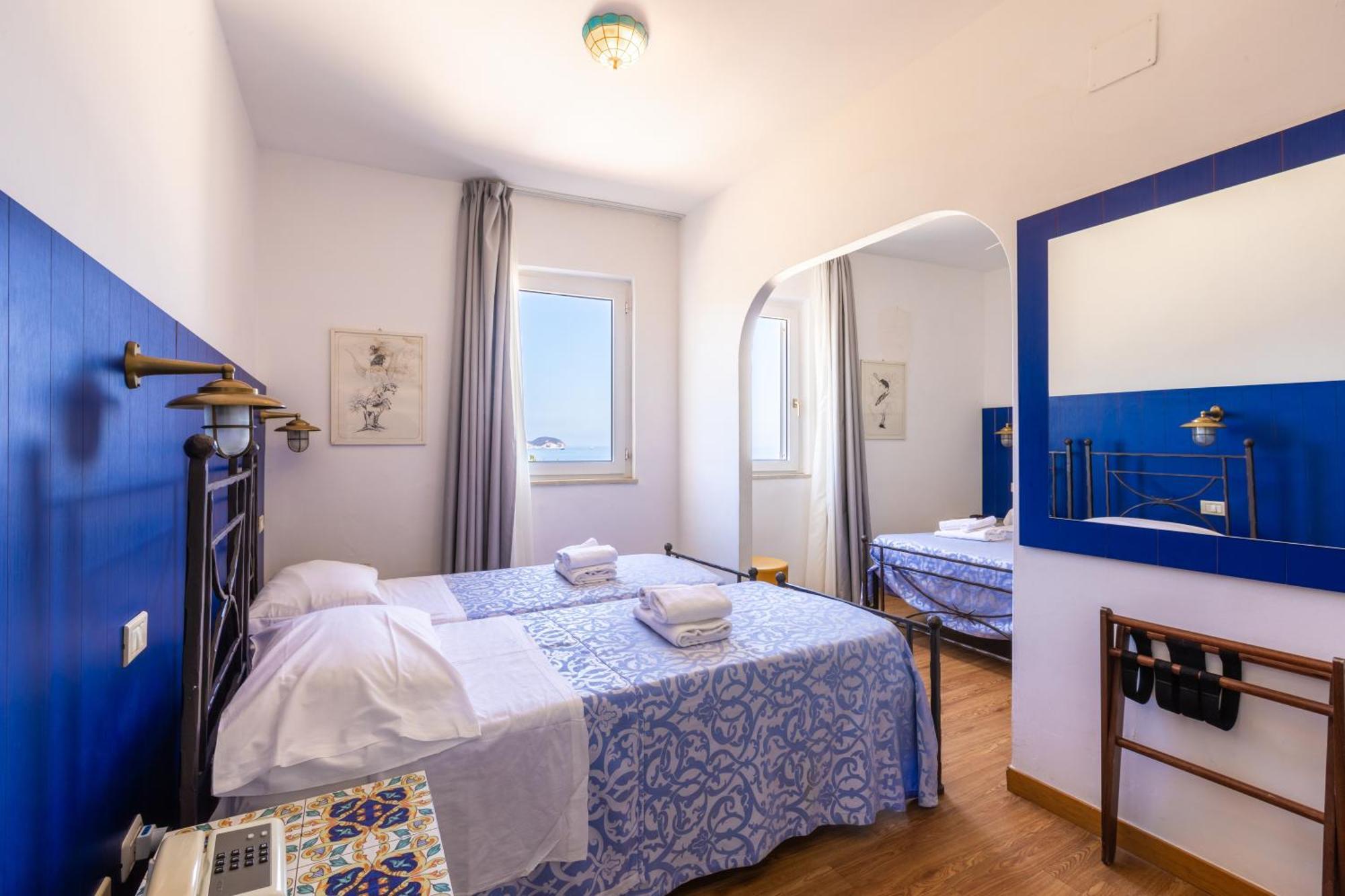 Hotel Torre Dei Borboni 폰차 외부 사진