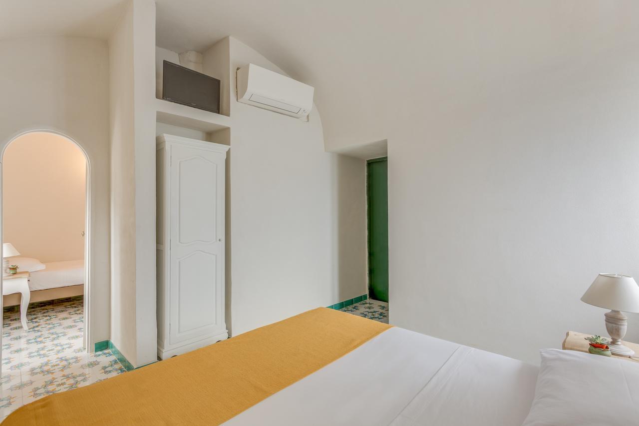 Hotel Torre Dei Borboni 폰차 외부 사진