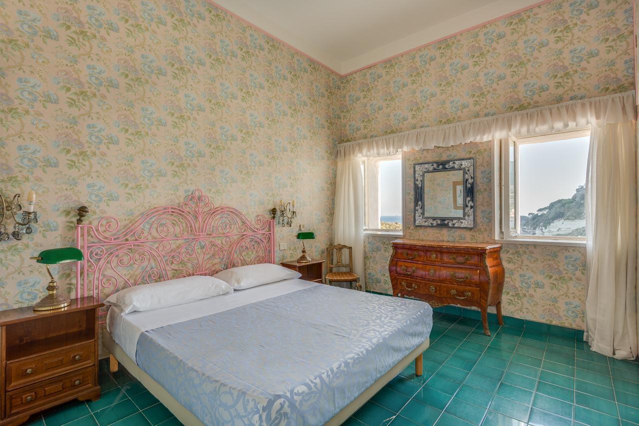 Hotel Torre Dei Borboni 폰차 외부 사진