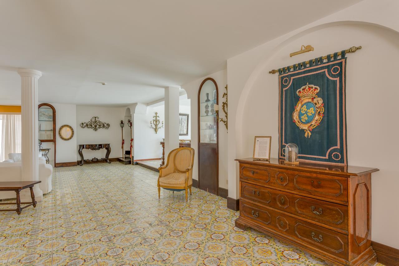 Hotel Torre Dei Borboni 폰차 외부 사진