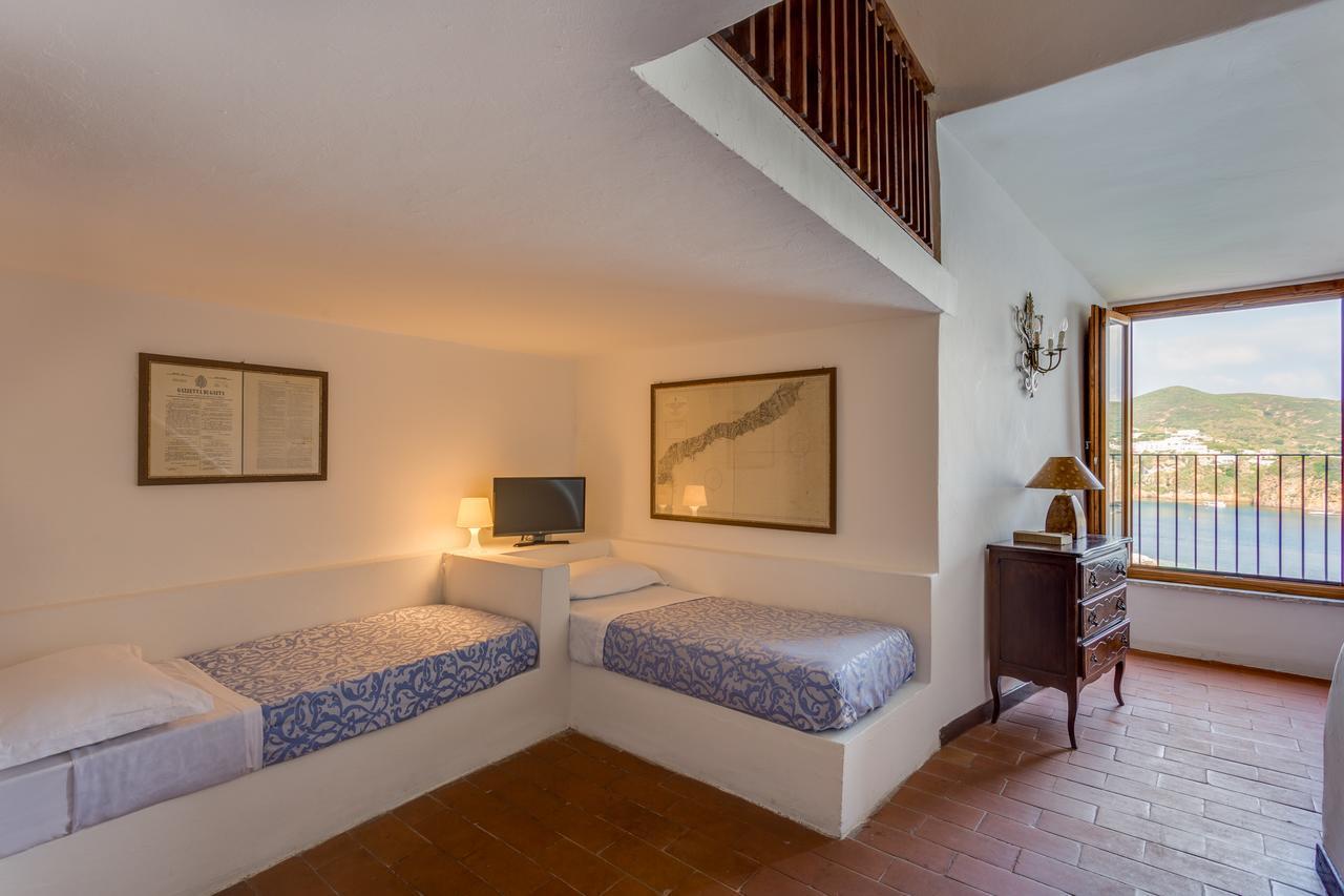 Hotel Torre Dei Borboni 폰차 외부 사진