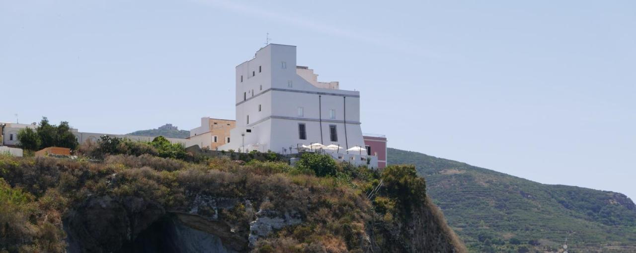 Hotel Torre Dei Borboni 폰차 외부 사진