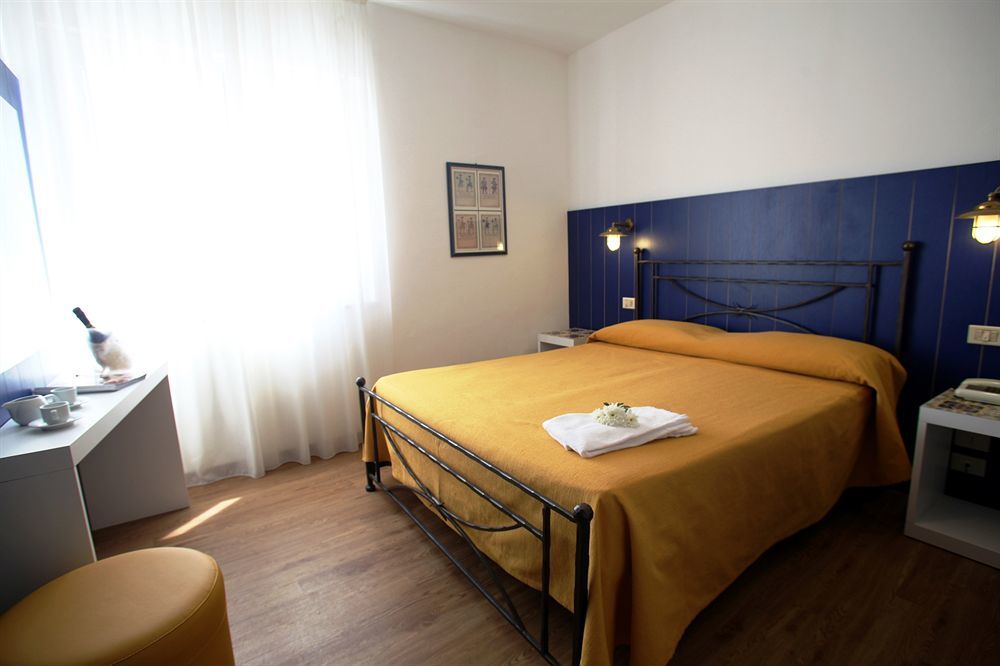Hotel Torre Dei Borboni 폰차 외부 사진