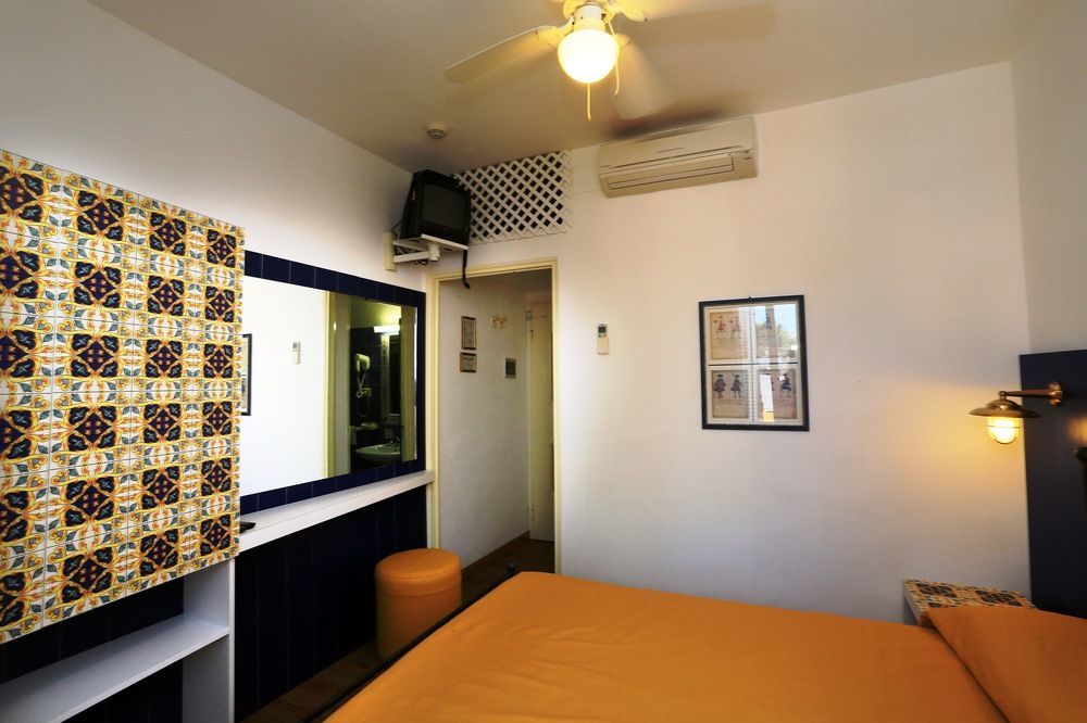 Hotel Torre Dei Borboni 폰차 외부 사진