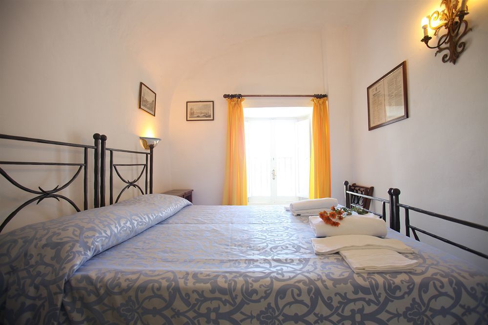 Hotel Torre Dei Borboni 폰차 외부 사진