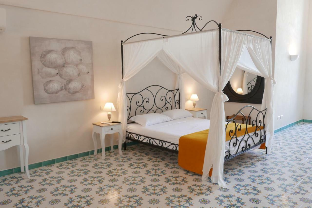 Hotel Torre Dei Borboni 폰차 외부 사진