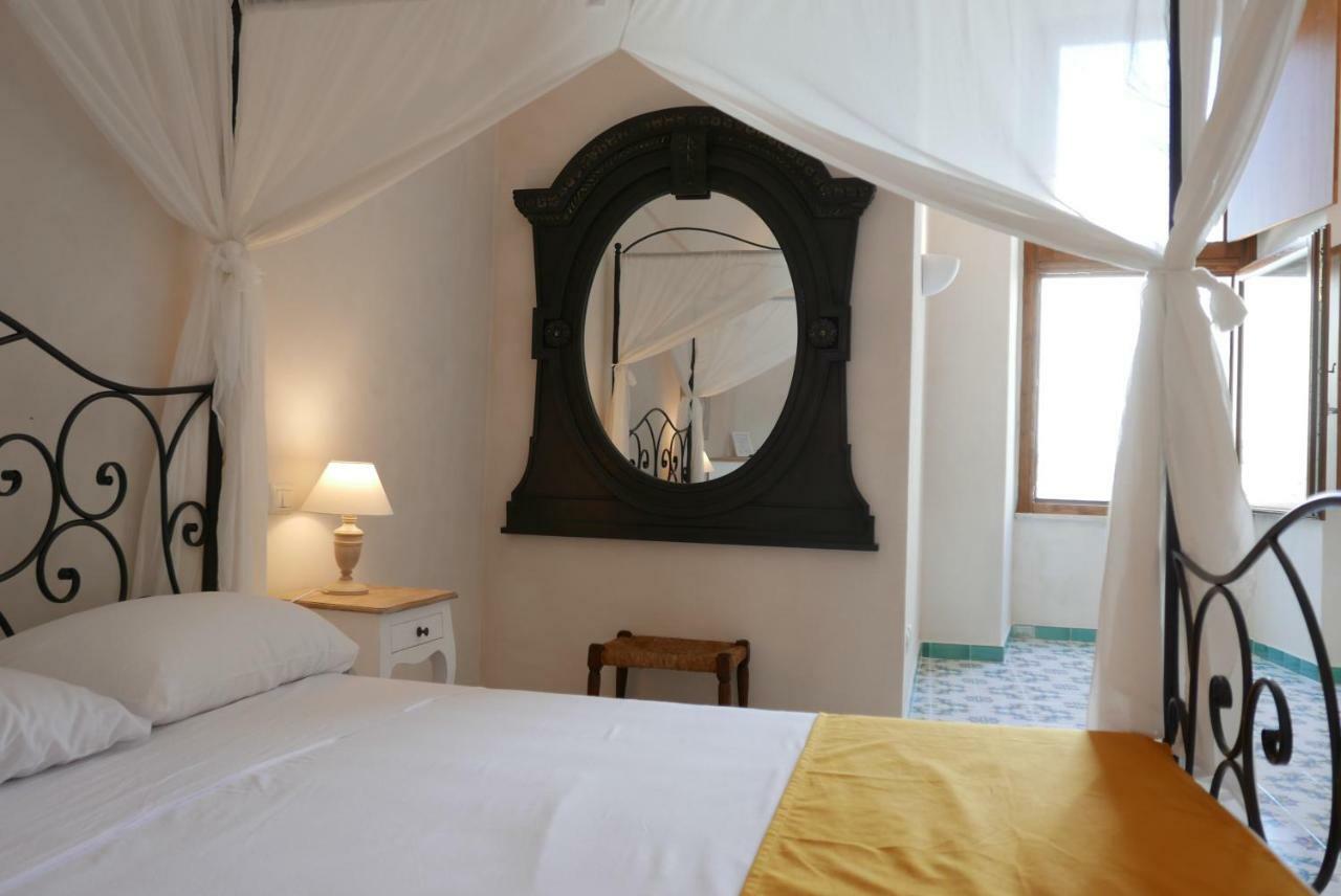 Hotel Torre Dei Borboni 폰차 외부 사진